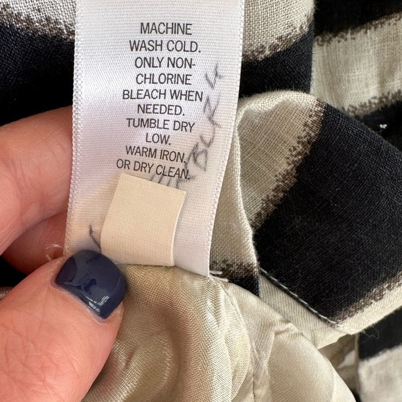 Banana Republic Zebra Print 100% Linen Career Back Zip Dress with Pleats Sz 4 - Picture 11 of 12